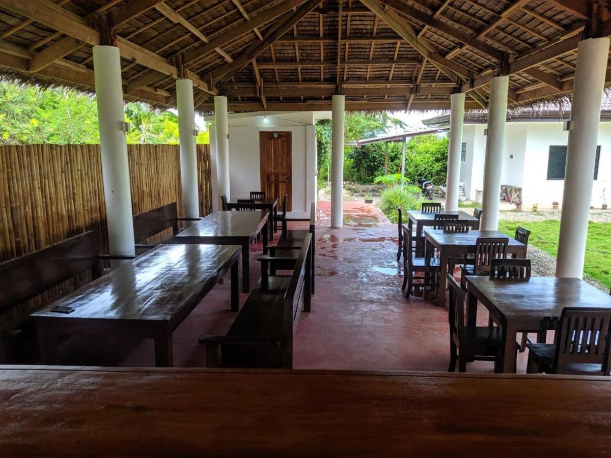 Funny Jellyfish Resort Moalboal Esterno foto